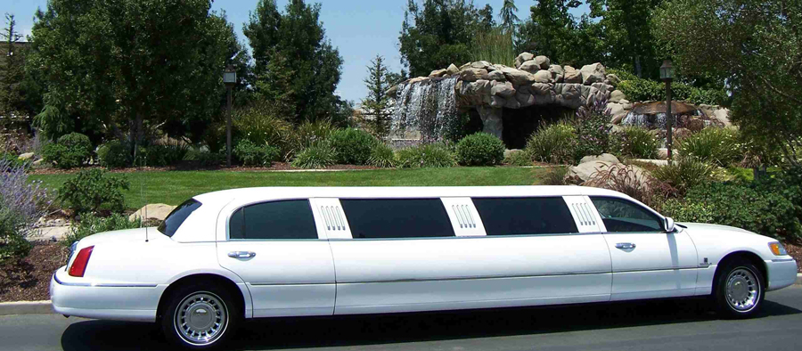 10-passenger-Lincoln-Continental-white-wedding-Stretch-Limo-Sacramento