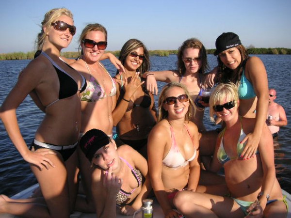 hot-bikini-girls-delta-beach-party